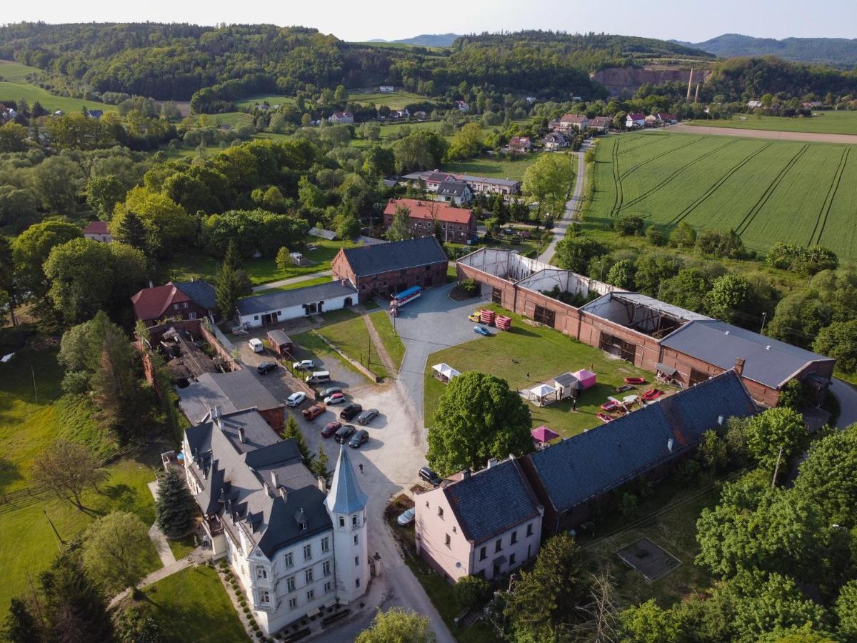 Pokoje W Parku Przy Palacu Lawica Hotel Kłodzko Exterior foto